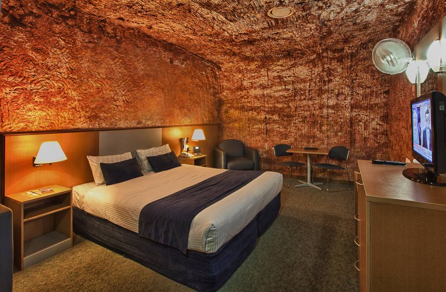En el Desert Cave Hotel las 19 habitaciones son amplias y con techos altos, pero... excavados en la roca.