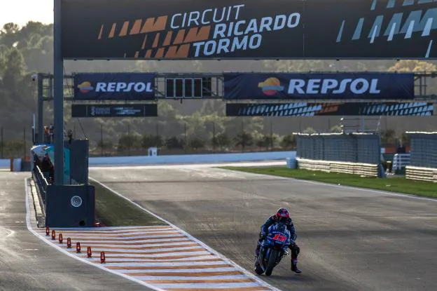 Viñales supera a Marc Márquez en Cheste