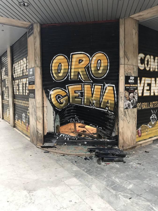 Fotos: Intento de robo con alunizaje en pleno centro de Valencia