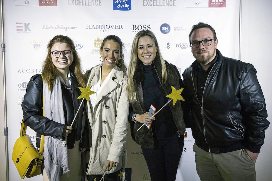 La Fundación Pequeño Deseo organizó su primer 'Encuentro Solidario' y lo hizo en Àtic, en el Palau Alameda. Carles Villeta ejerció de maestro de ceremonias en una fiesta a la que acudieron representantes del mundo socioeconómico y cultural valenciano.Marta Miró, de la Fundación Pequeño Deseo, Pepe Fernández de Palau Alameda y Laura Gallego de Valencia Excellence fueron los anfitriones..