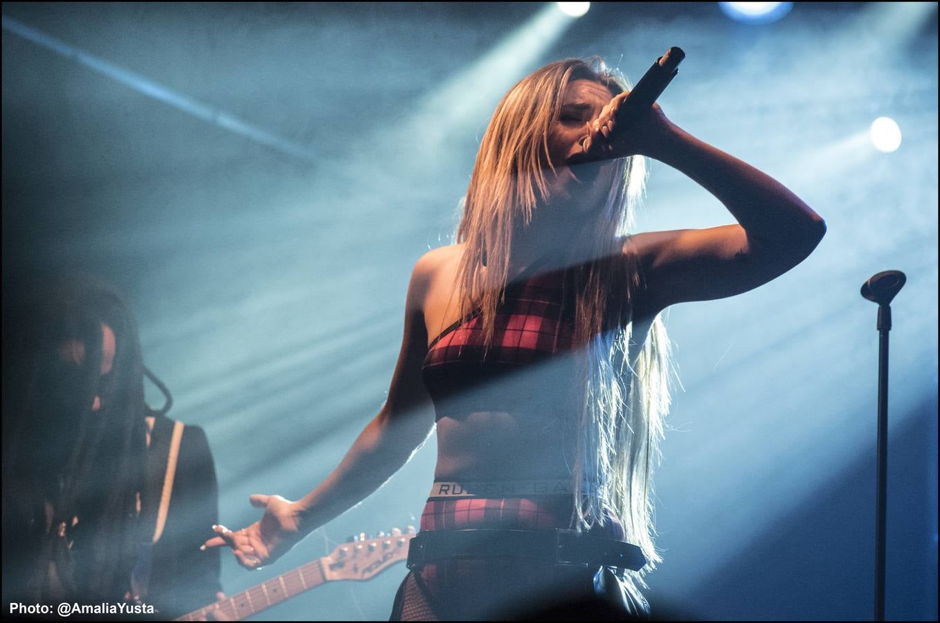 La cantante Lola Indigo, ex concursante de 'Operación Triunfo' ('OT ') y de 'Fama' en dos ediciones y también de 'Tu cara me suena' ofreció un concierto en la Sala Repvblicca de Valencia.