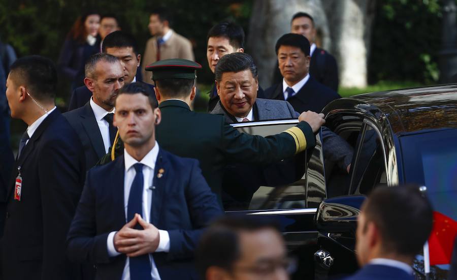 Recibimiento oficial de los Reyes al presidente de la República Popular China, Sr. Xi Jinping y su esposa, Peng Liyuan, en el Palacio Real de Madrid.