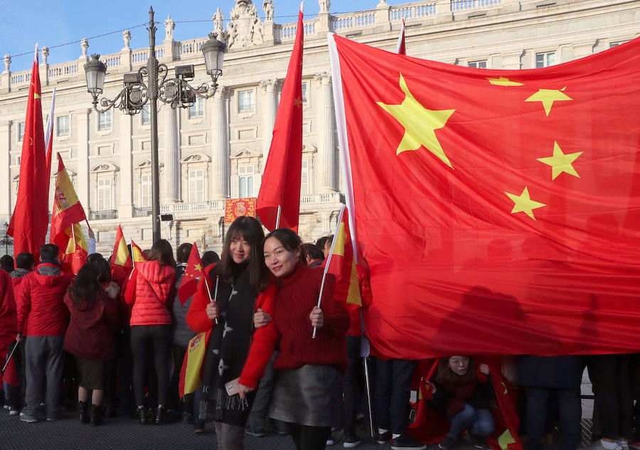 Recibimiento oficial de los Reyes al presidente de la República Popular China, Sr. Xi Jinping y su esposa, Peng Liyuan, en el Palacio Real de Madrid.