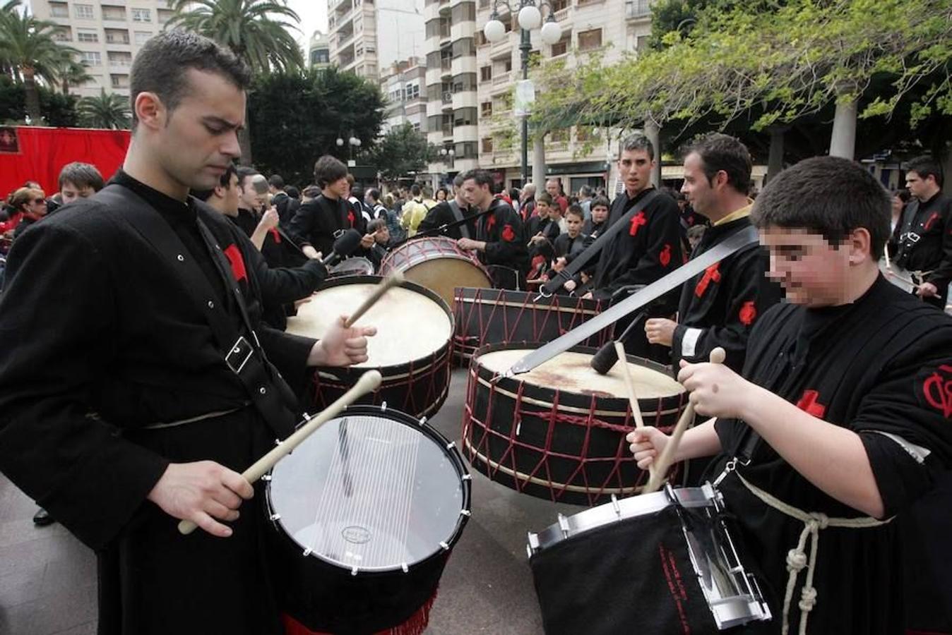 Las tamboradas | Los rituales de tambor propios de diversos municipios de la Comunitat como Alzira o Alcora, ya forman parte de la Lista de Patrimonio Cultural Inmaterial de la Humanidad, y se han convertido en el último nombramiento valenciano en la lista de la Unesco. 