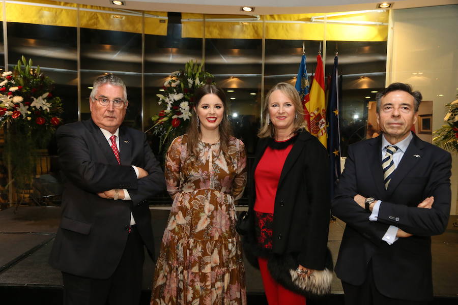 Una joven con las ideas claras, con valores muy arraigados en defensa de las tradiciones valencianas y con mucha ilusión por representar a Lo Rat Penat. Así es María Chaqués Vöhringer, la regina de la CXXXV edición dels Jocs Florals.