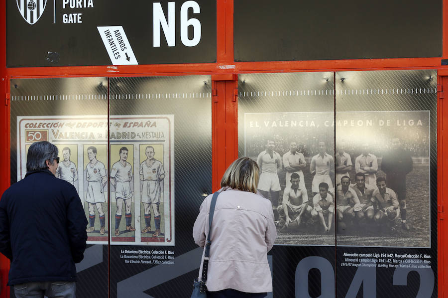 Fotos: Exposición histórica del Valencia CF en las paredes del viejo Mestalla