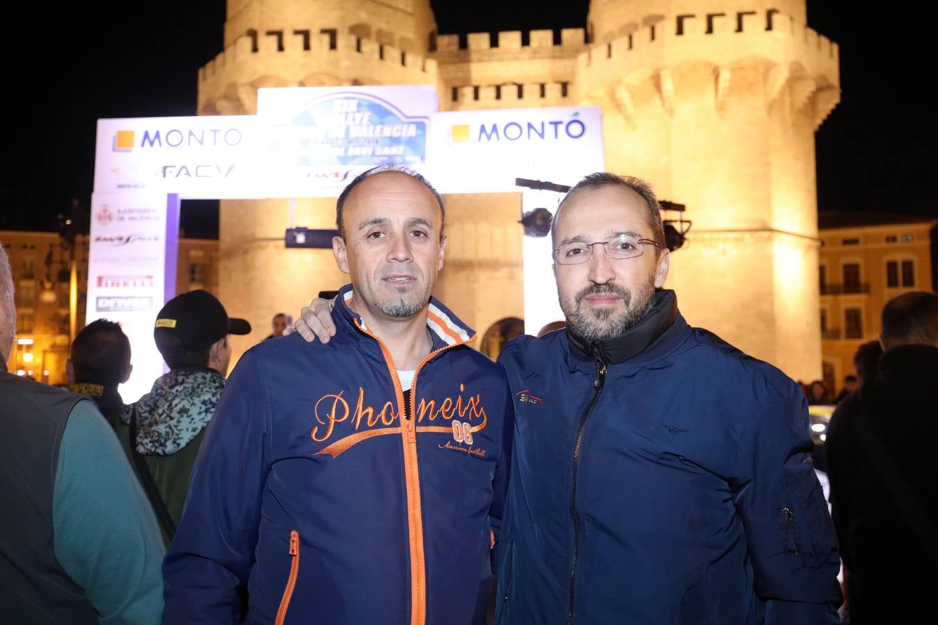 El XIX Rally Ciudad de Valencia ha arrancado este viernes con una salida neutralizada desde las Torres de Serranos.