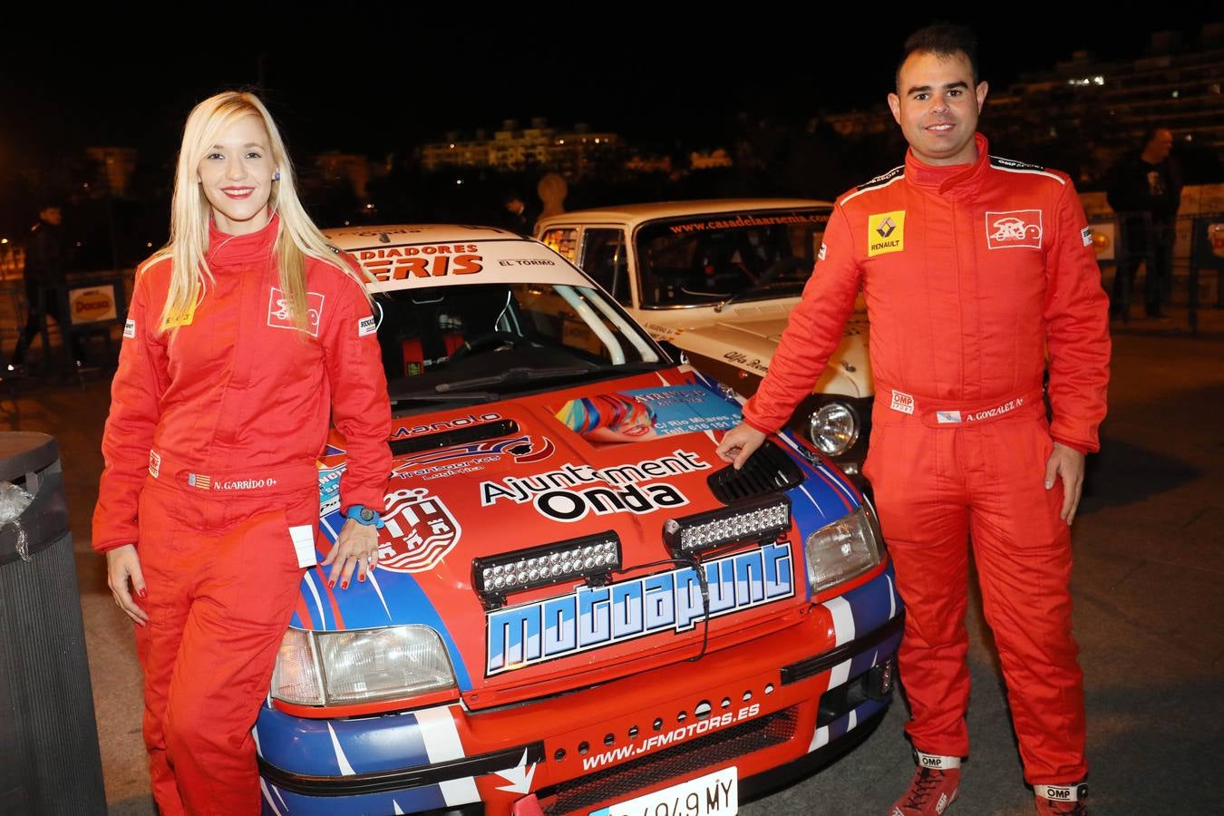 El XIX Rally Ciudad de Valencia ha arrancado este viernes con una salida neutralizada desde las Torres de Serranos.