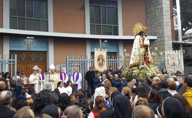 Imagen principal - La Virgen de los Desamparados visita Madrid acompañada por numerosos peregrinos valencianos