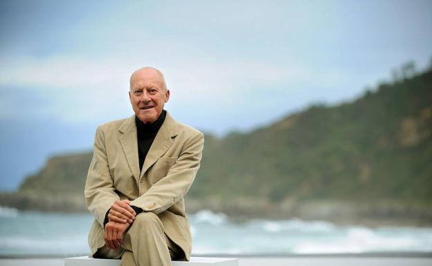 Norman Foster.