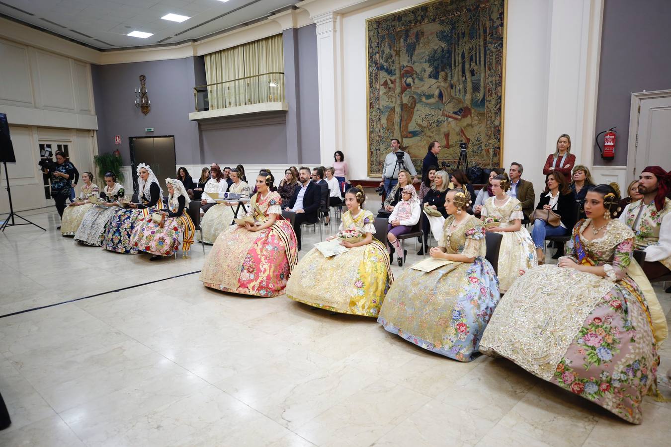 Fotos: Vives y Marí organiza una gala para entregar los certificados de espolines