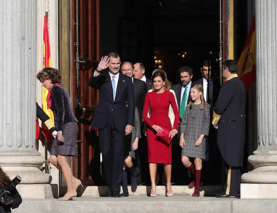 Los Reyes, Felipe y Letizia; la princesa Leonor, la infanta Sofía, el Rey y la Reina eméritos, Juan Carlos y Sofía, han sido protagonistas este jueves 6 de diciembre de 2018 de los actos en conmemoración de la Constitución española.