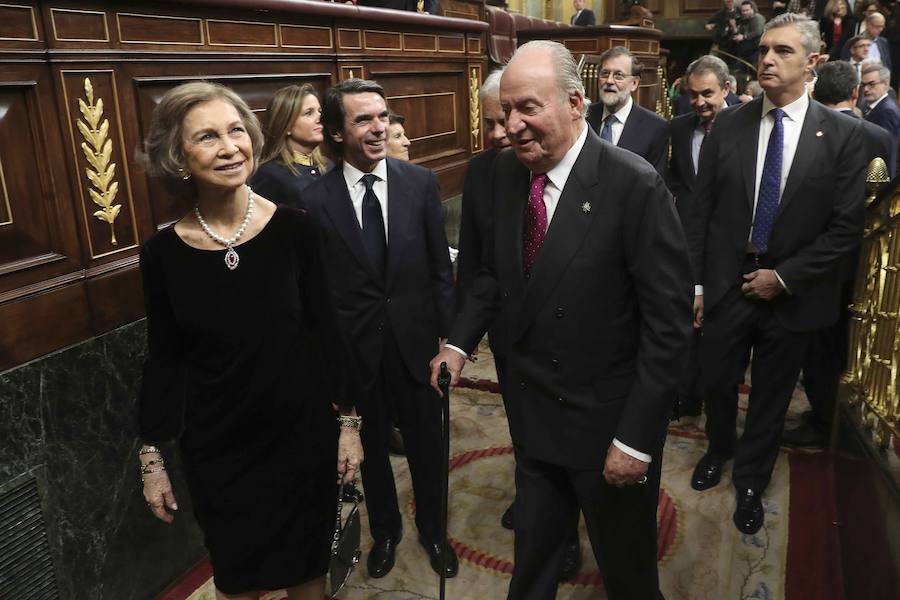 Los Reyes, Felipe y Letizia; la princesa Leonor, la infanta Sofía, el Rey y la Reina eméritos, Juan Carlos y Sofía, han sido protagonistas este jueves 6 de diciembre de 2018 de los actos en conmemoración de la Constitución española.