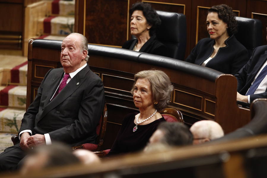 Los Reyes, Felipe y Letizia; la princesa Leonor, la infanta Sofía, el Rey y la Reina eméritos, Juan Carlos y Sofía, han sido protagonistas este jueves 6 de diciembre de 2018 de los actos en conmemoración de la Constitución española.