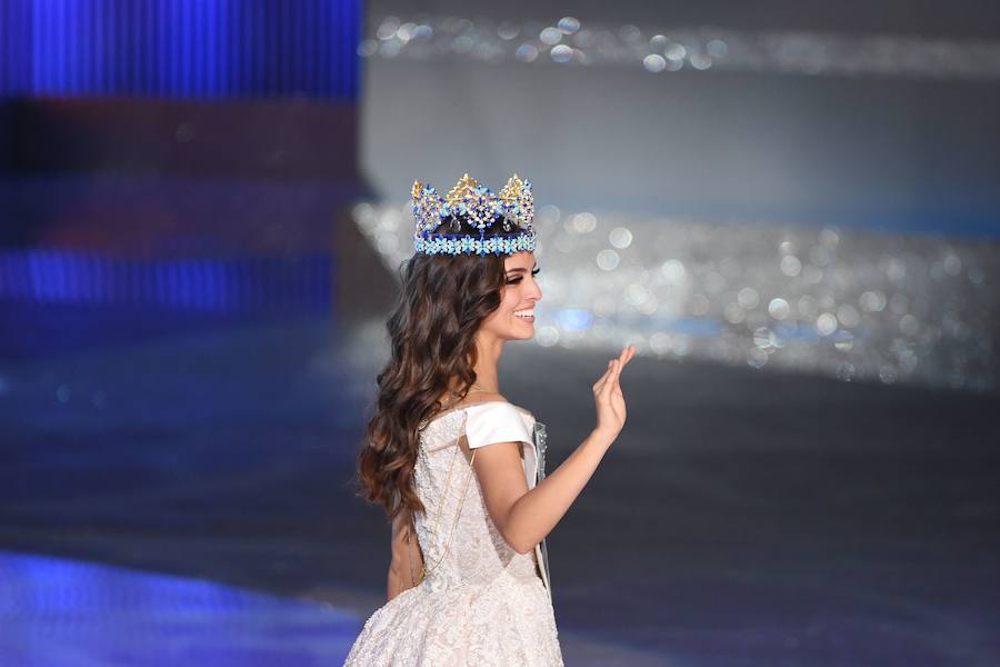 La modelo mexicana Vanessa Ponce de León, de 26 años, se coronó esta noche Miss Mundo en la sexagésimo octava edición del certamen, celebrada en la ciudad tropical china de Sanya, logrando así la primera corona para su país. La guanajuatense se impuso en una disputada ronda final a la tailandesa Nicolene Pichapa Limunskan, que terminó segunda, y a las aspirantes de Bielorrusia, Jamaica y Uganda. «Usaré mi reinado para seguir haciendo lo mismo que hago desde hace tres años, es decir, seguir siendo un ejemplo, porque todos podemos ser un ejemplo. El mundo necesita un cambio y ayudar no es tan difícil», comentó la modelo mexicana al recibir la corona.