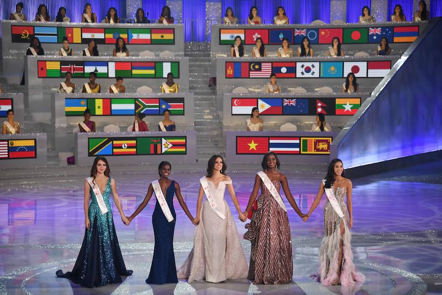 La modelo mexicana Vanessa Ponce de León, de 26 años, se coronó esta noche Miss Mundo en la sexagésimo octava edición del certamen, celebrada en la ciudad tropical china de Sanya, logrando así la primera corona para su país. La guanajuatense se impuso en una disputada ronda final a la tailandesa Nicolene Pichapa Limunskan, que terminó segunda, y a las aspirantes de Bielorrusia, Jamaica y Uganda. «Usaré mi reinado para seguir haciendo lo mismo que hago desde hace tres años, es decir, seguir siendo un ejemplo, porque todos podemos ser un ejemplo. El mundo necesita un cambio y ayudar no es tan difícil», comentó la modelo mexicana al recibir la corona.