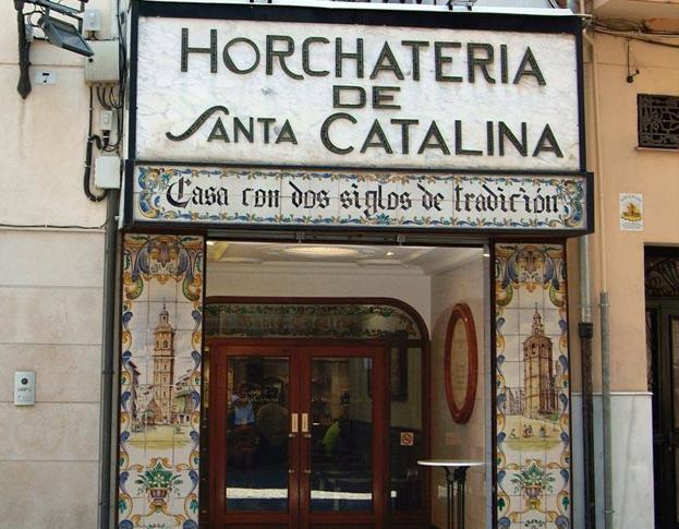 Exterior del local, en el casco antiguo de la ciudad.