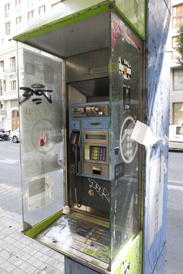 Fotos: Las últimas cabinas telefónicas de Valencia