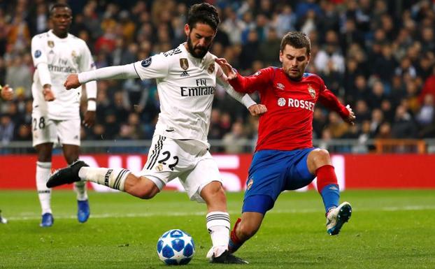 Isco, durante el partido ante el CSKA. 