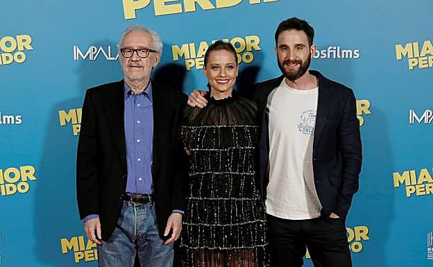 Emilio Martínez-Lázaro, Michelle Jenner y Dani Rovira.