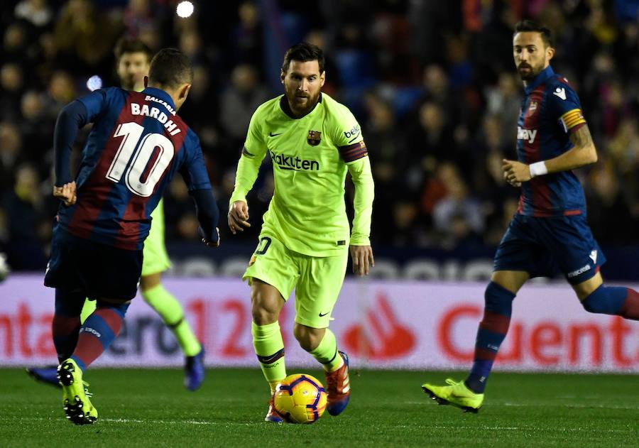 Estas son las fotos que deja el partidazo de la jornada 16 de LaLiga en el Ciutat de València