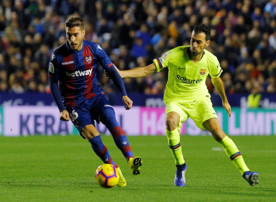 Estas son las fotos que deja el partidazo de la jornada 16 de LaLiga en el Ciutat de València