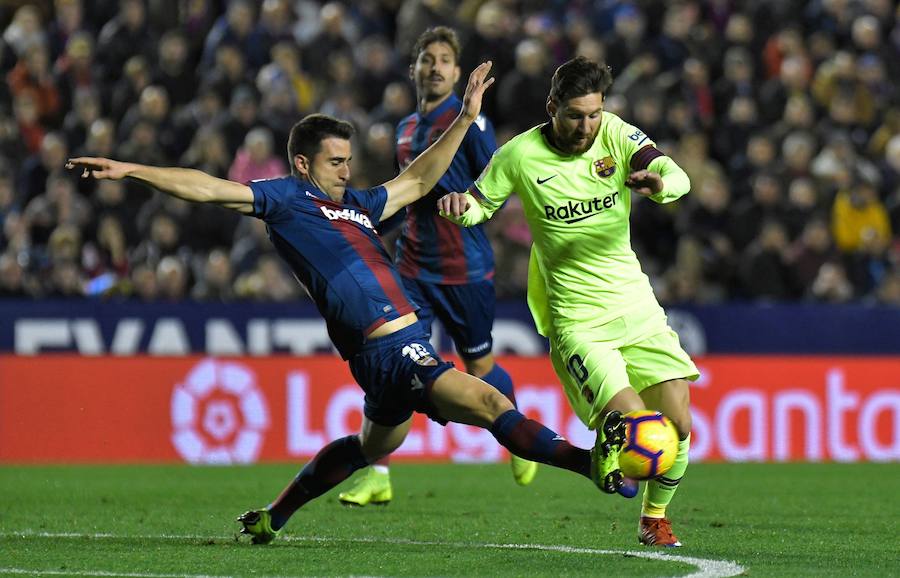 Estas son las fotos que deja el partidazo de la jornada 16 de LaLiga en el Ciutat de València