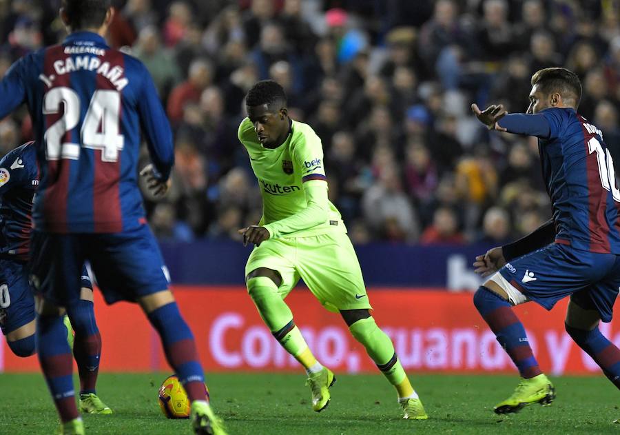 Estas son las fotos que deja el partidazo de la jornada 16 de LaLiga en el Ciutat de València