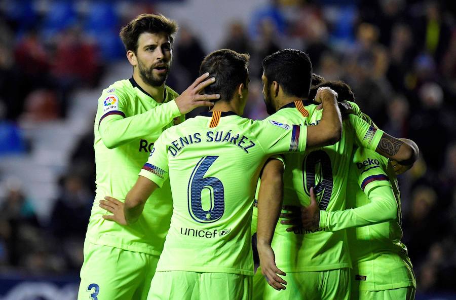 Estas son las fotos que deja el partidazo de la jornada 16 de LaLiga en el Ciutat de València