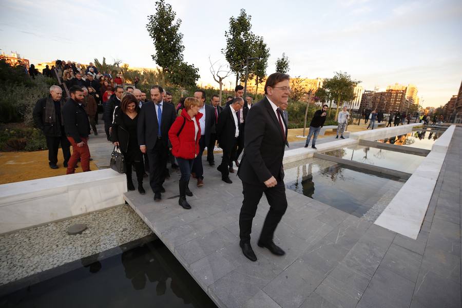 Desde las 9 horas de la mañana de este lunes los valencianos ya pueden disfrutar de este nuevo espacio verde que esperan desde hace 15 años. En total, más de 100.000 metros cuadrados, con un millar de árboles y zonas para niños y perros.