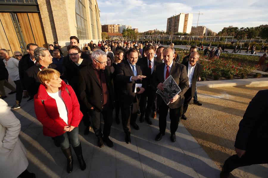 Desde las 9 horas de la mañana de este lunes los valencianos ya pueden disfrutar de este nuevo espacio verde que esperan desde hace 15 años. En total, más de 100.000 metros cuadrados, con un millar de árboles y zonas para niños y perros.