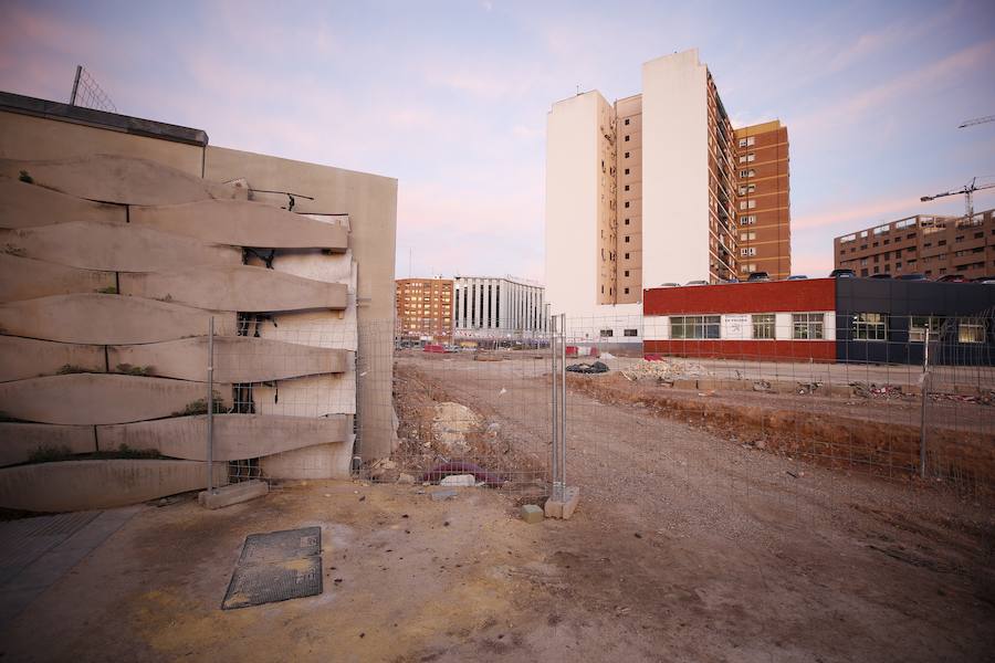 Desde las 9 horas de la mañana de este lunes los valencianos ya pueden disfrutar de este nuevo espacio verde que esperan desde hace 15 años. En total, más de 100.000 metros cuadrados, con un millar de árboles y zonas para niños y perros.