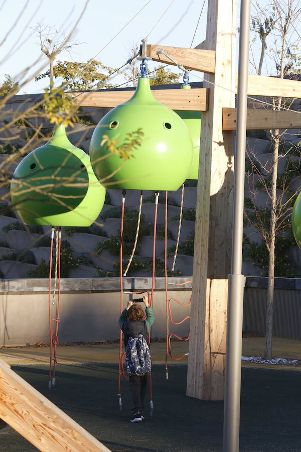 El Parque Central de Valencia comienza a ser una realidad. El avance de las obras ya permite ver cómo será uno de los pulmones de la ciudad y otro punto de encuentro para el deporte y el ocio.