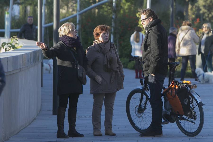 Desde las 9 horas de la mañana de este lunes los valencianos ya pueden disfrutar de este nuevo espacio verde que esperan desde hace 15 años. En total, más de 100.000 metros cuadrados, con un millar de árboles y zonas para niños y perros.