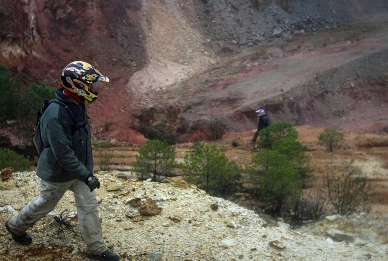 Motoristas voluntarios que participaron en la búsqueda.