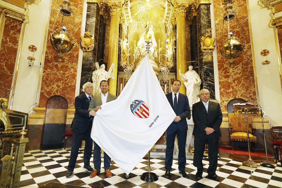 Fotos: Fotos de la presentación de la bandera del Centenario