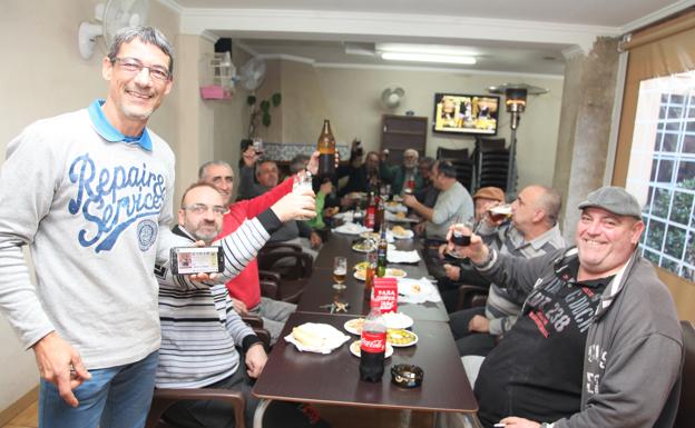 Celebrando el premio de la lotería de Navidad 2018