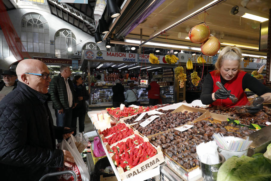 Fotos: La Navidad rescata los mercados de Valencia