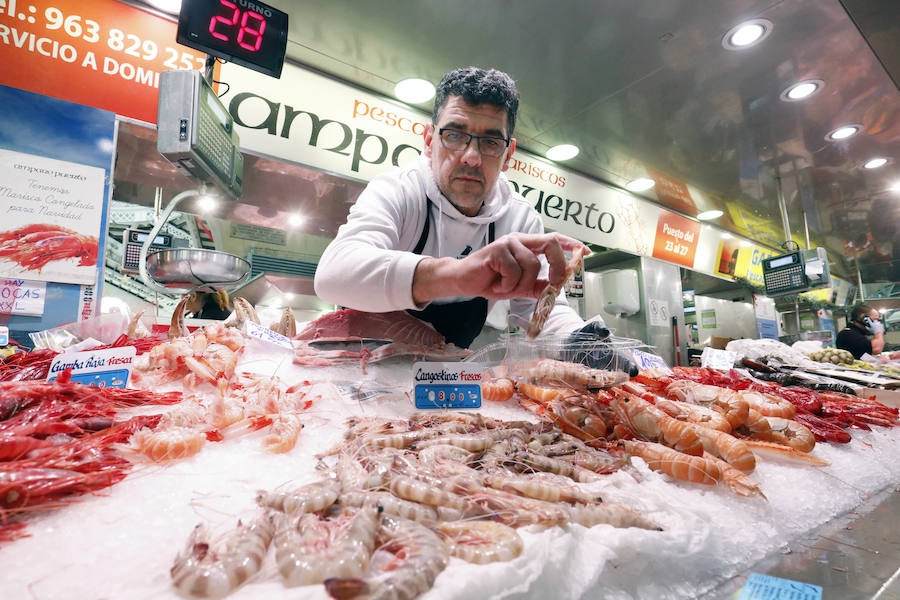 Fotos: La Navidad rescata los mercados de Valencia