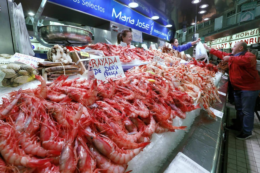 Fotos: La Navidad rescata los mercados de Valencia