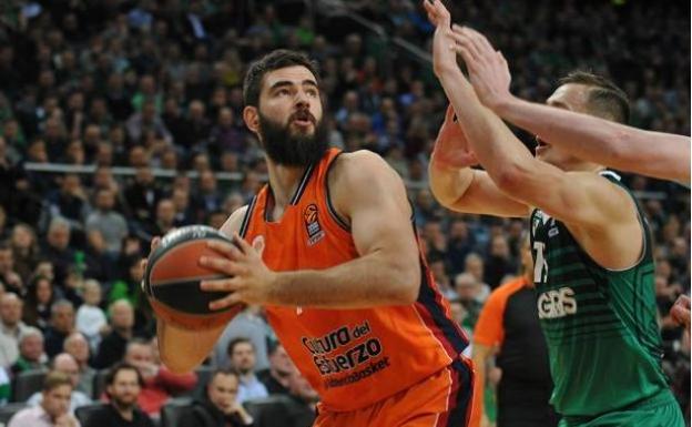 Bojan Dubljevic durante un partido del Valencia Basket. 