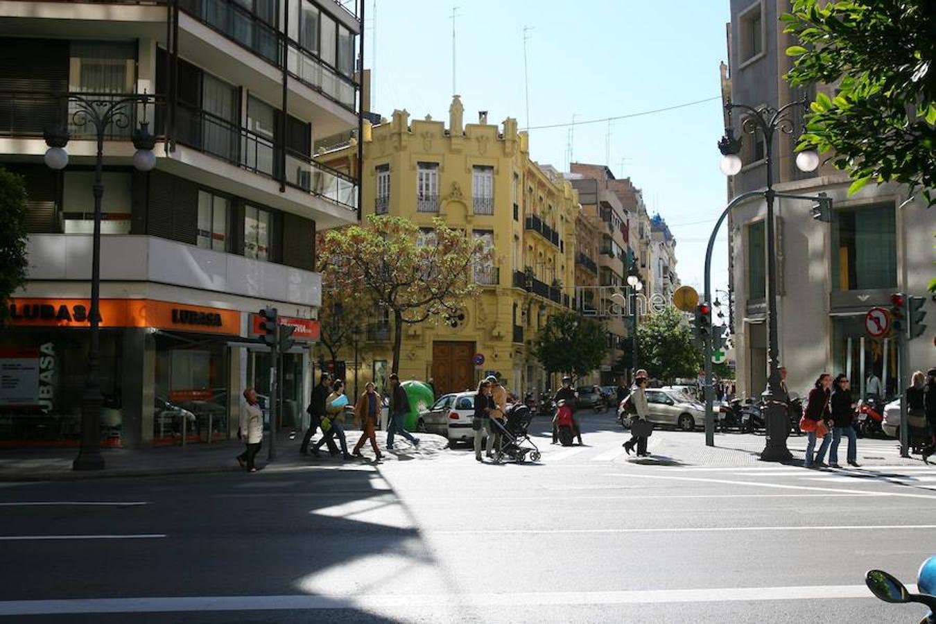 La  calle Jorge Juan , que desemboca en el Mercado de Colón, también se sitúa entre las más caras para vivir. Una vivienda en este punto de la ciudad tiene un precio medio de 3.930 euros/m2.