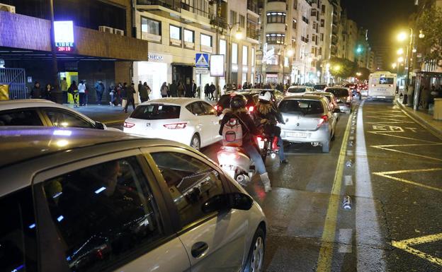 Colapso en la calle Colón este jueves.