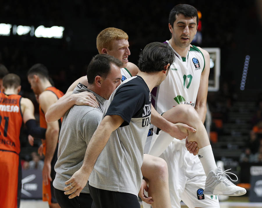 Estas son las imágenes que deja el primer partido del Top16 de EuroCup en la Fonteta. La victoria ha sido para el conjunto taronja por 85-74