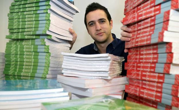 Los libros de Química y Matemáticas para preparar la Selectividad que se han convertido en el regalo estrella de esta Navidad