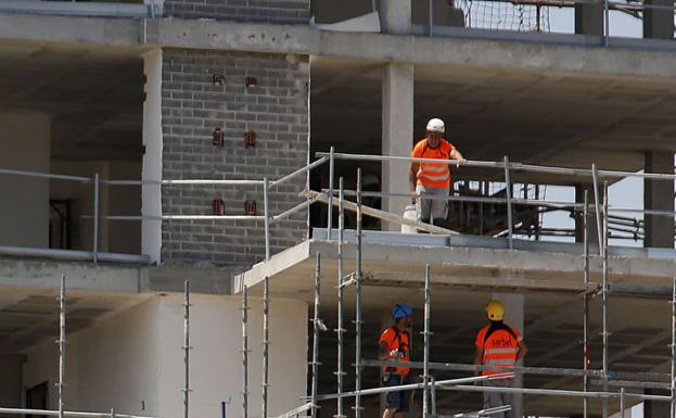 Edificio en construcción en la ciudad de Valencia. 