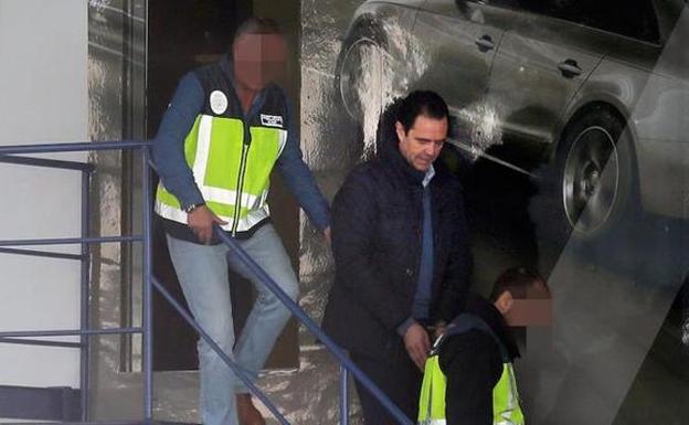 El fiscal pide 24 años de cárcel para el yerno de la viuda del expresidente de la CAM