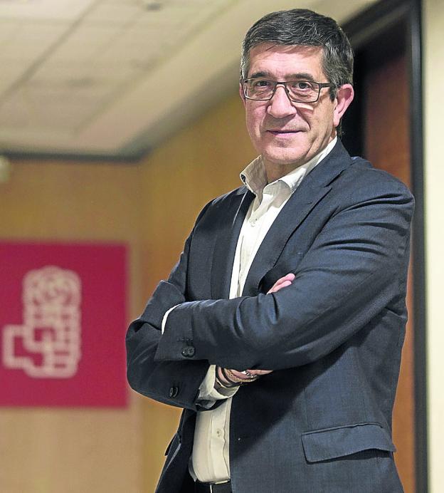 El socialista Patxi López. 