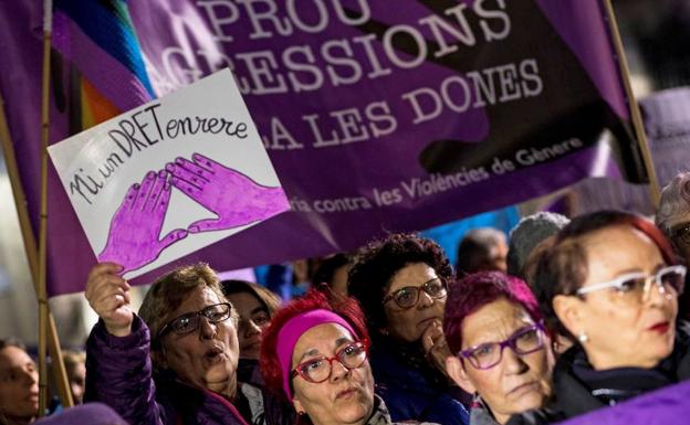 Imagen principal - Varias concentraciones feministas en contra de la ultraderecha. 