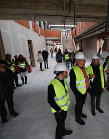 Imagen secundaria 2 - El último colegio con barracones de Valencia empieza a ver la luz al final del túnel